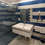 Boutique Helios