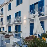 Boutique Helios 4*