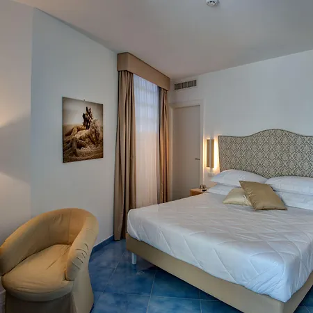 Boutique Helios (adults Only) 4* Σορέντο