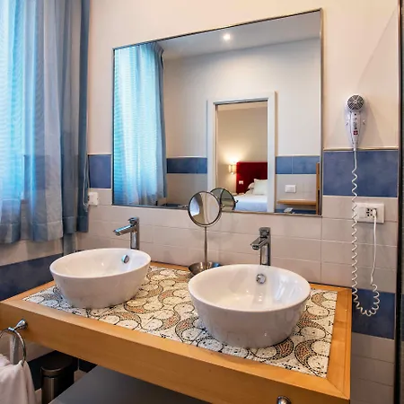 Готель Boutique Helios (adults Only)