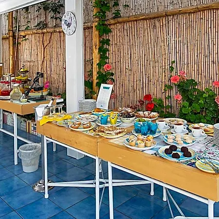 Boutique Helios (adults Only) 호텔 4*
