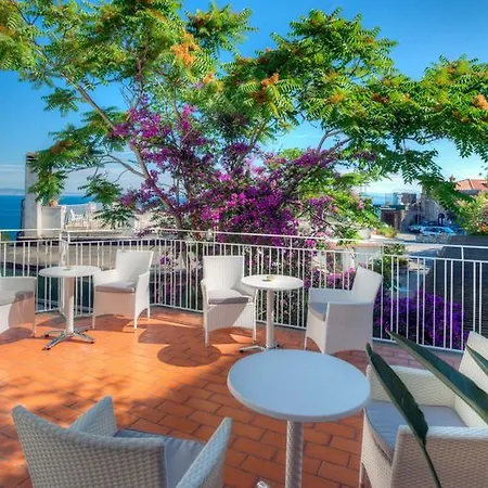 Otel Boutique Helios (adults Only)