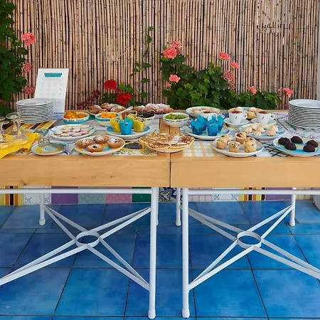 Boutique Helios (adults Only) מלון סורנטו